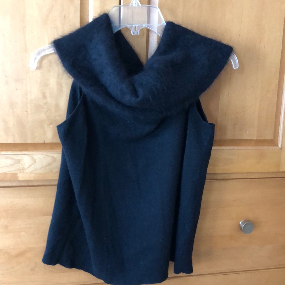Sleeveless sweater